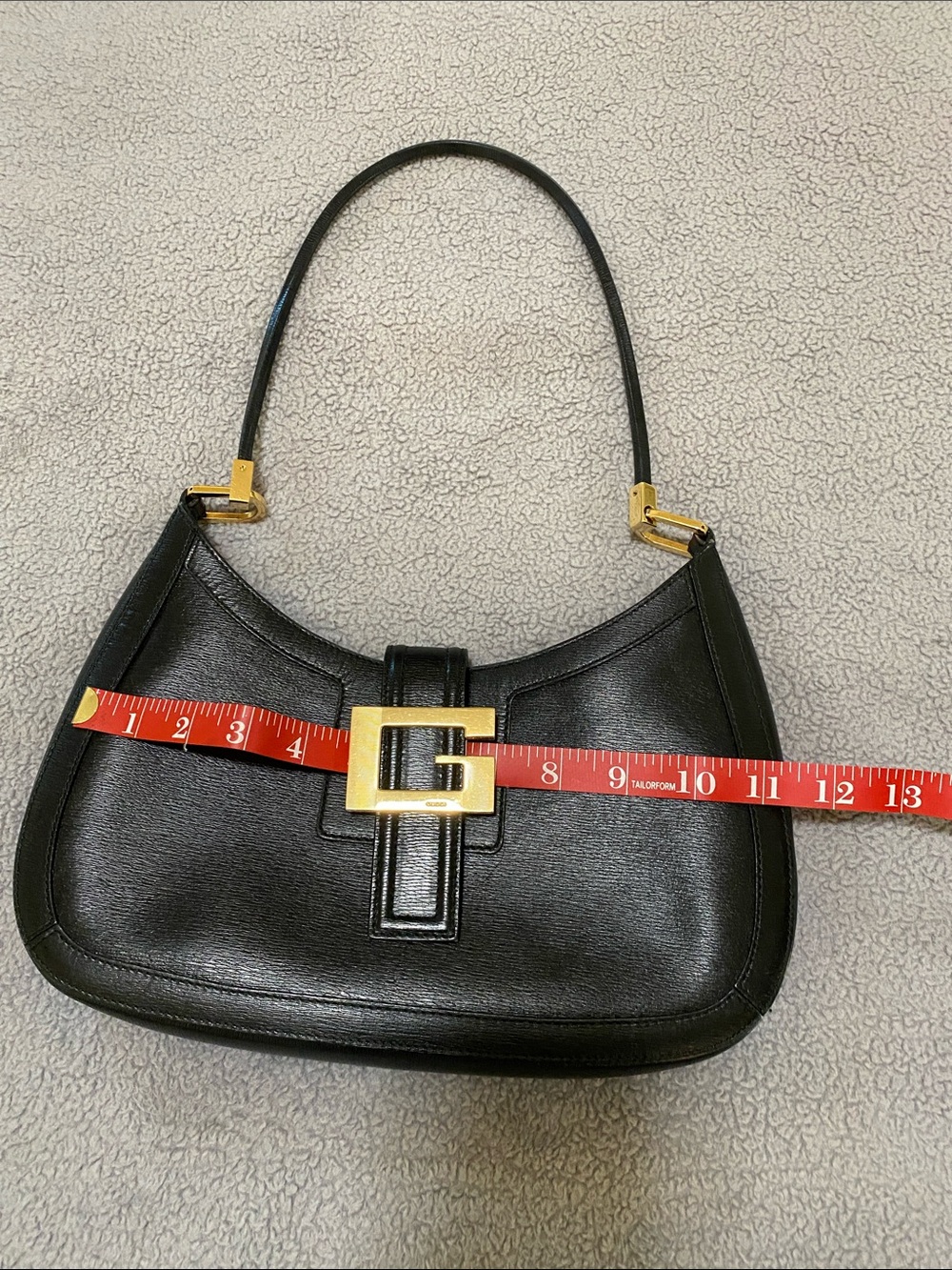 Gucci Black Leather Shoulder Bag with Gold G Buckle - Picture 13 of 15